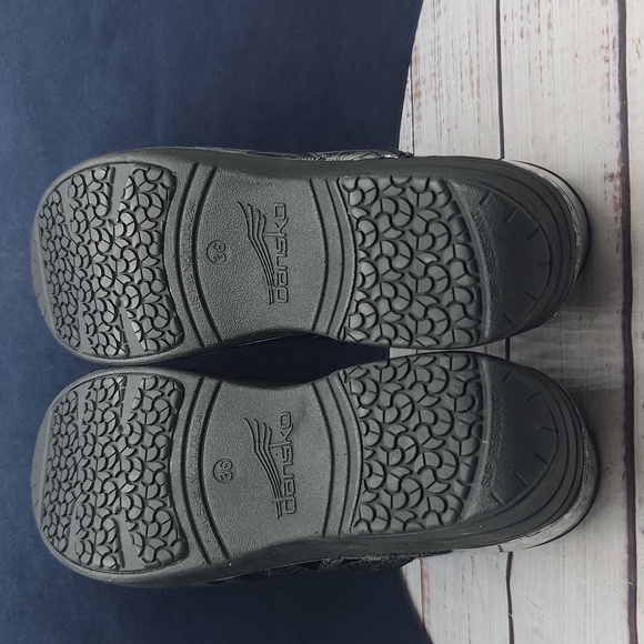 NEW Dansko XP 2.0 Metallic Silver Jungle Clogs Size 36 6 - Picture 7 of 10